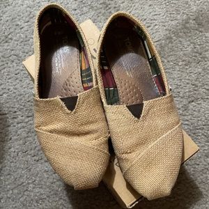 Toms Classics-natural burlap-size 6.5